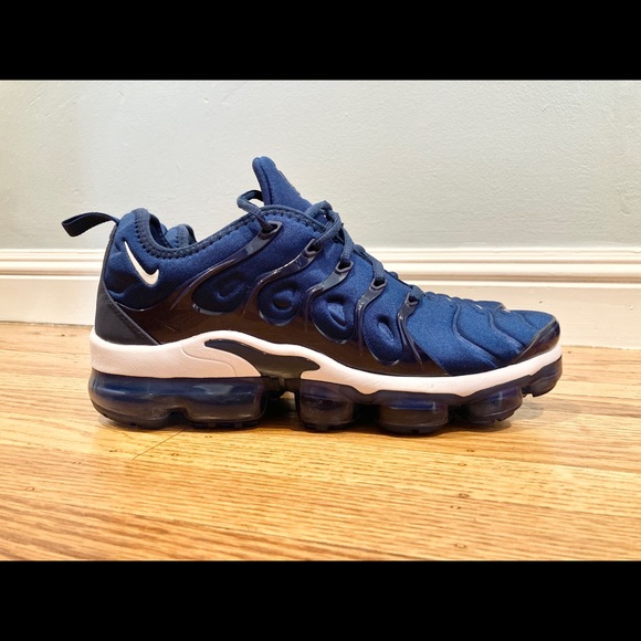 nike vapormax plus blue and white